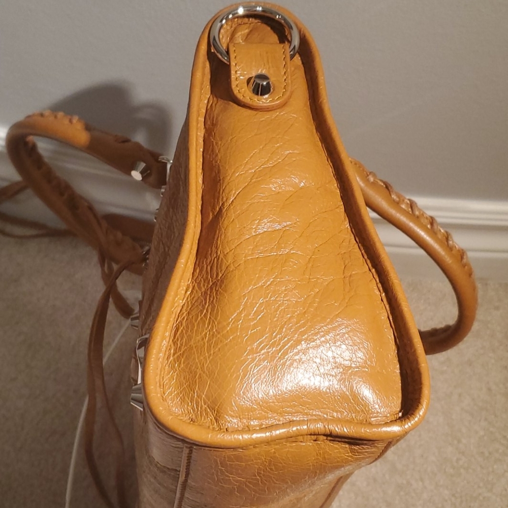 NWT Classic City Small Shoulder Bag in Camel - Picture 5 of 12